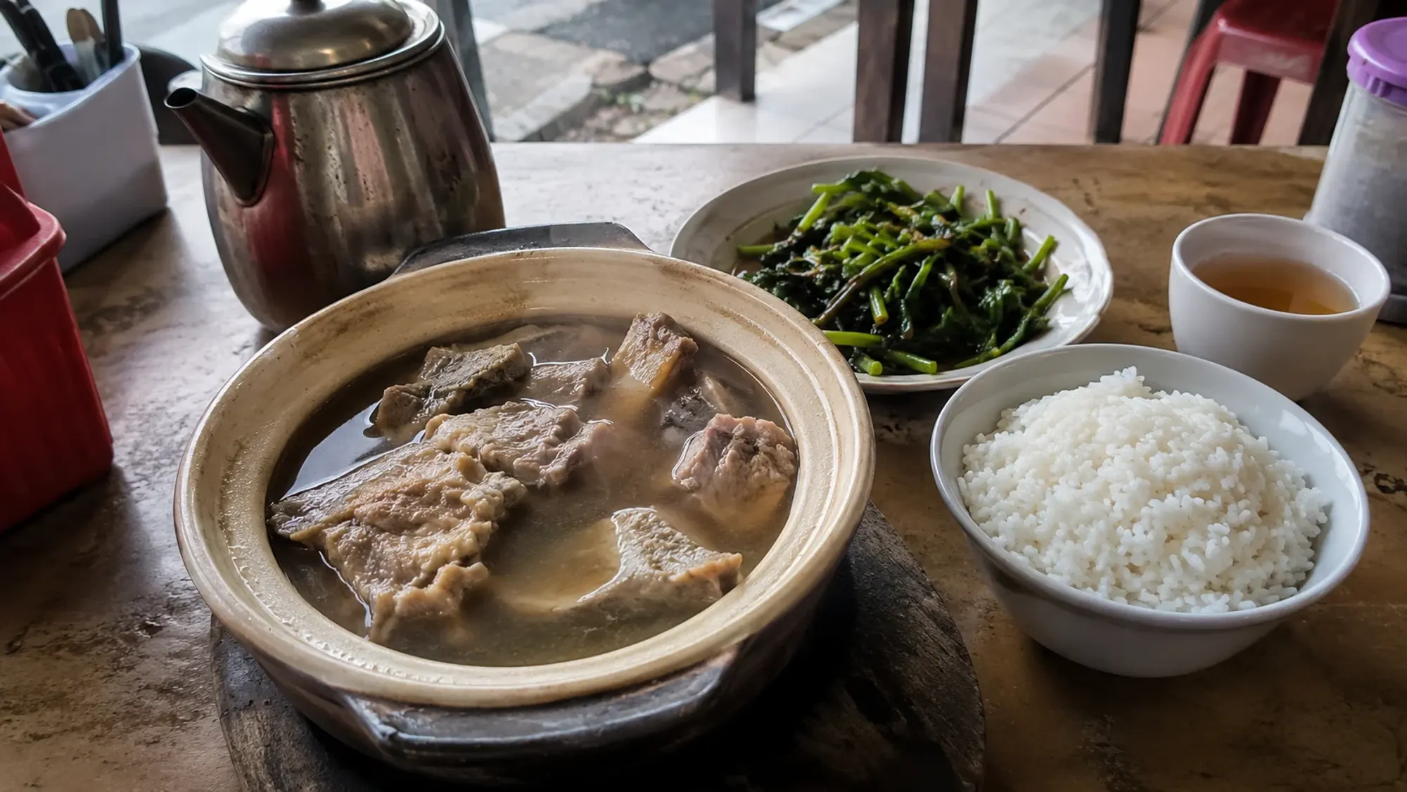 Bak kut teh with greens and rice — Bak Kut Teh Simpang Empat, a Chinese restaurant in Batam Centre, Batam