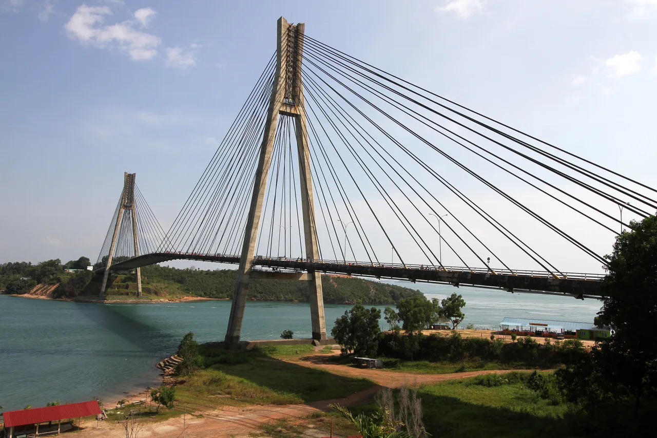 Barelang Bridge, Batam — real photo: Head-turning beautiful bridge in Batam, Indonesia.